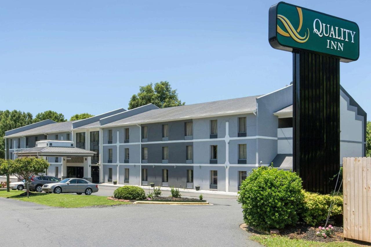 Quality Airport-near Uptown 2*