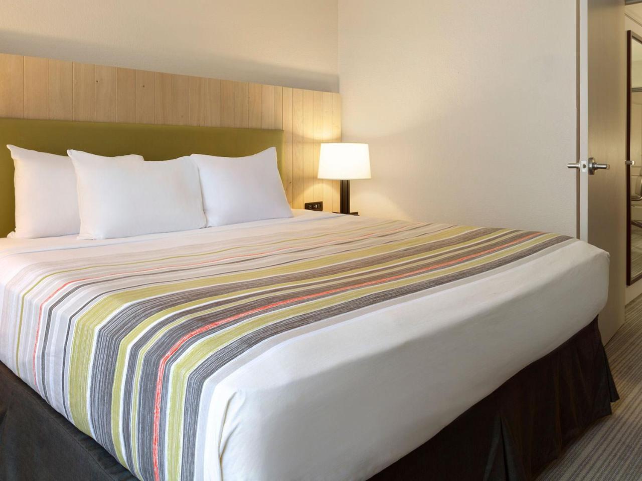 Hotel Country & By Radisson, Place, Nc Charlotte
