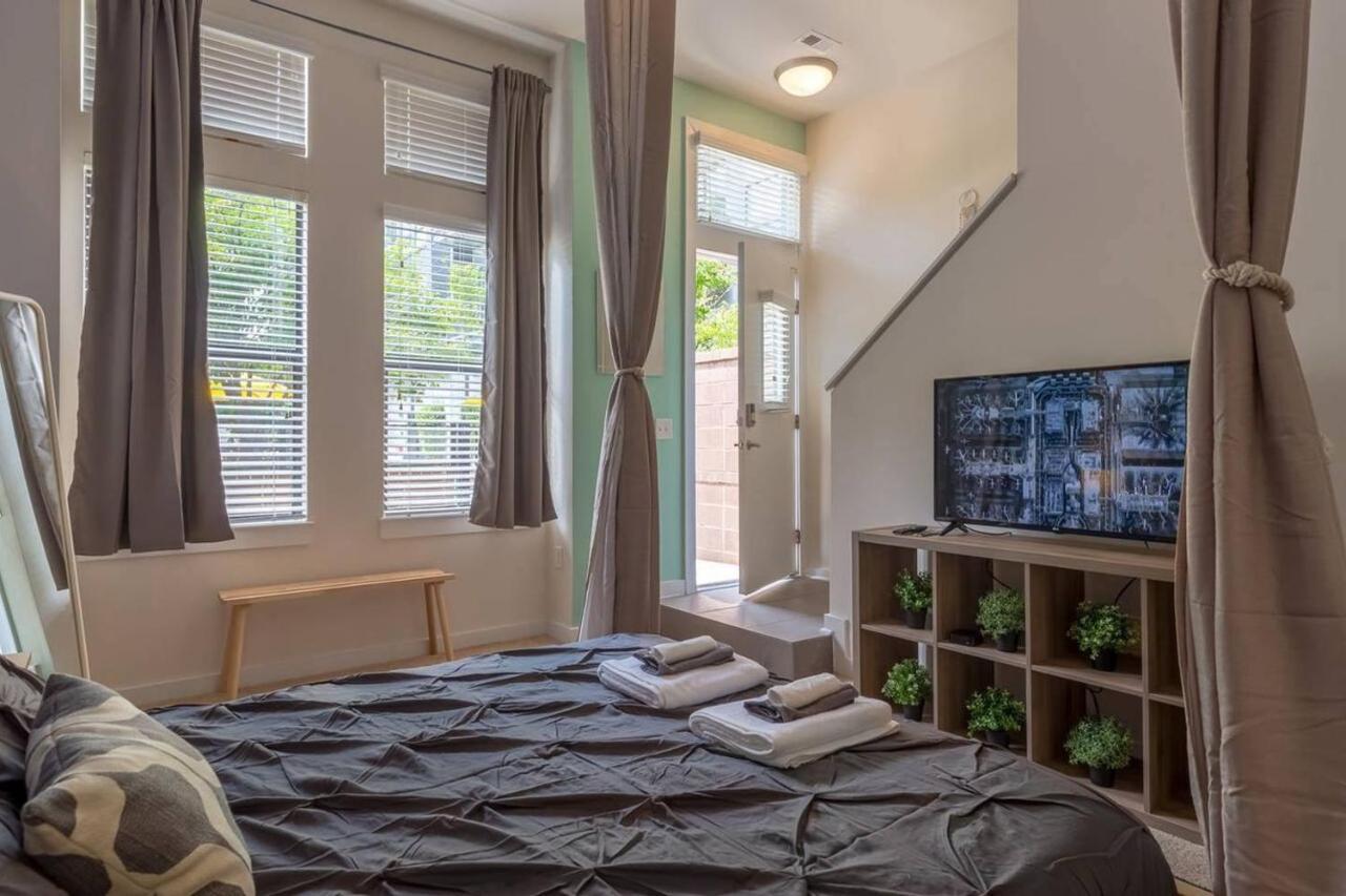 Apartment Trifecta Spacious & Beautiful Wifi Superhost *