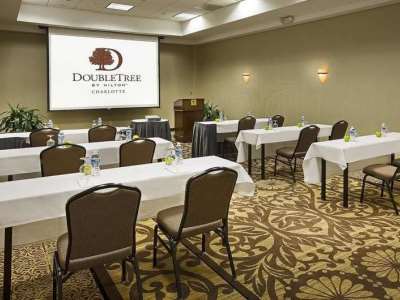 Hotel Doubletree By Hilton Airport Charlotte