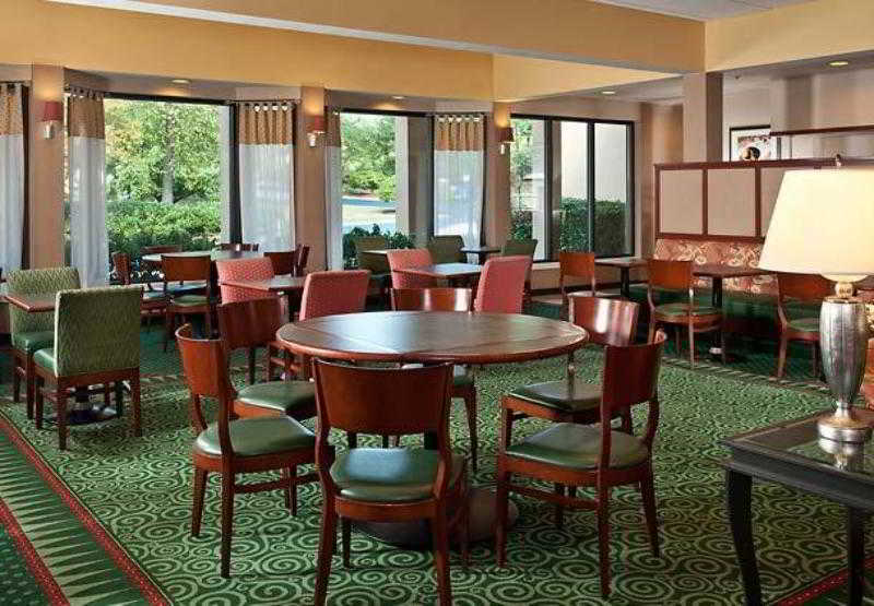 Courtyard Arrowood Hotel