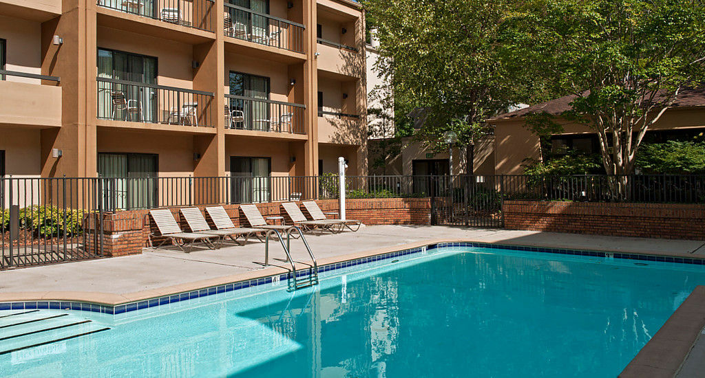 Hotel Courtyard Arrowood 3*