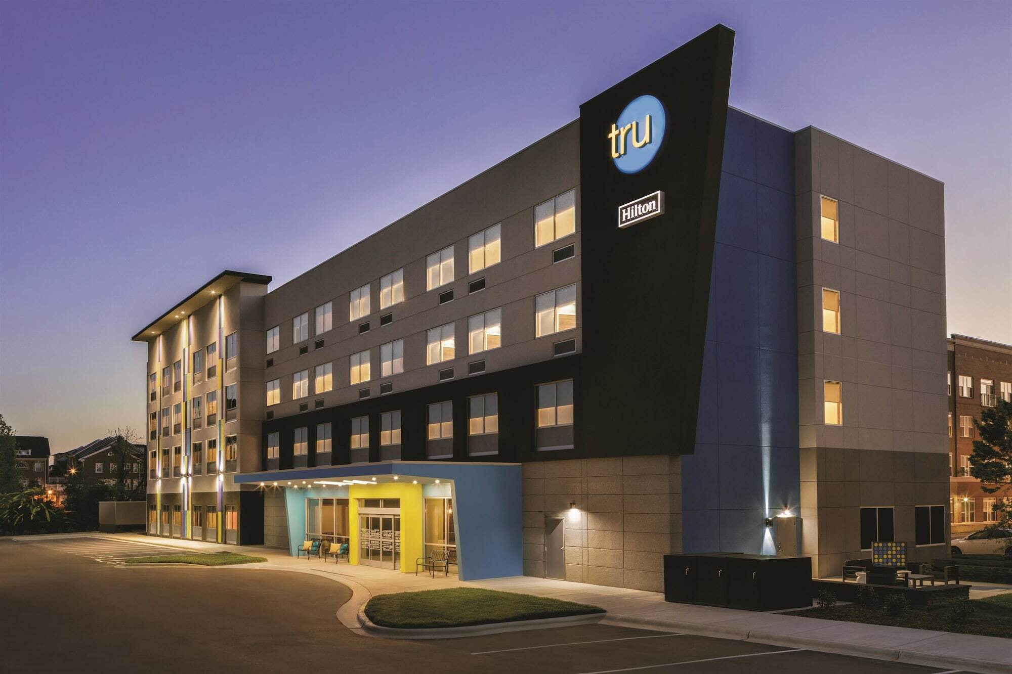 Tru By Hilton Ayrsley Hotel