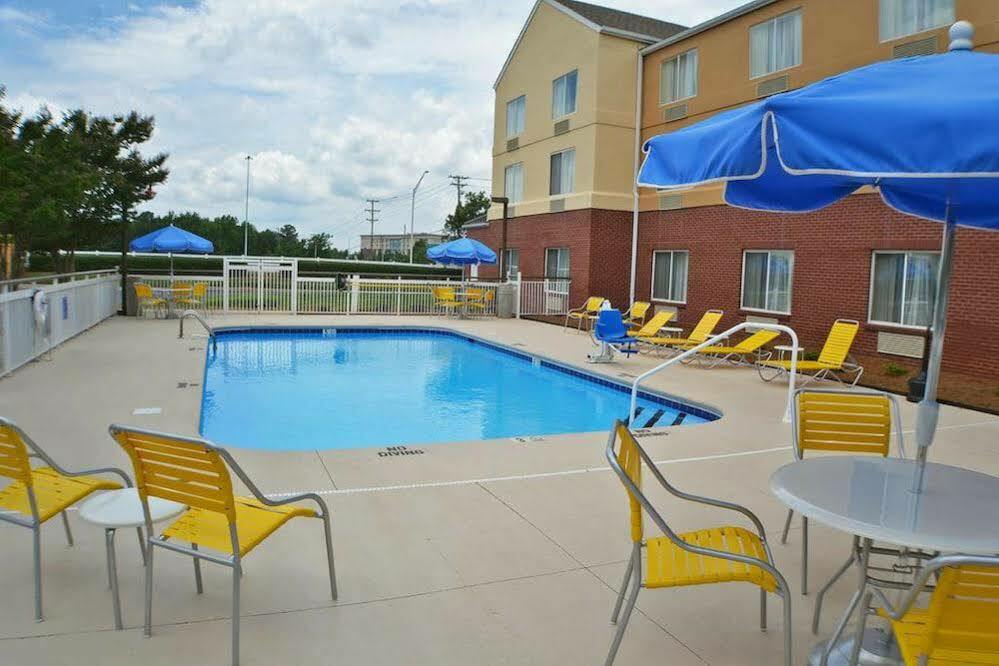 Fairfield Northlake Hotel 3*