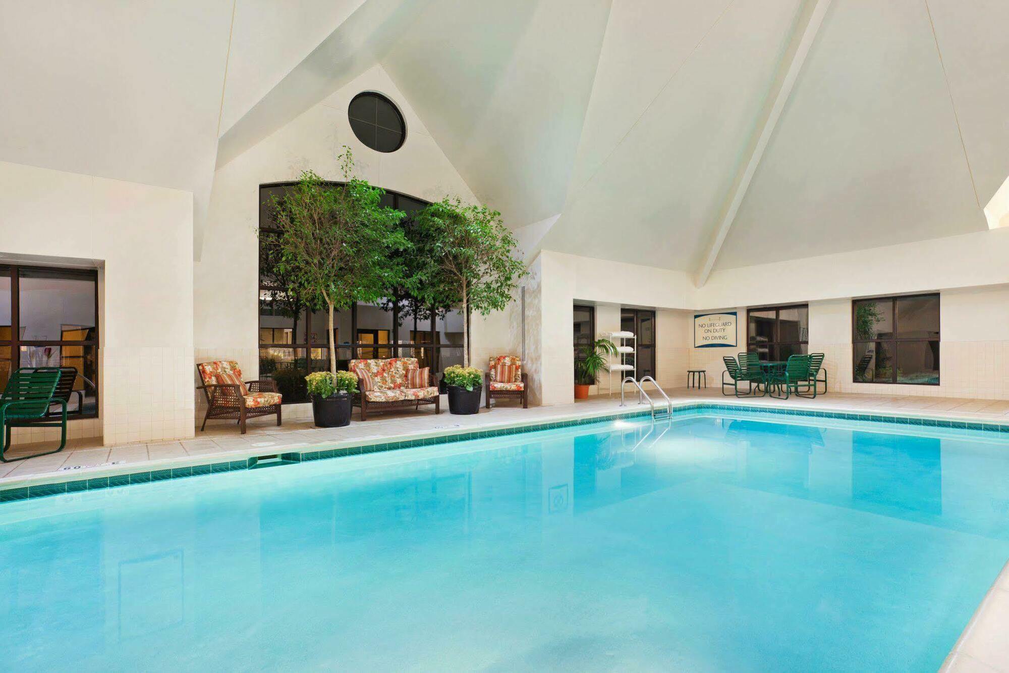 Staybridge - Ballantyne By Ihg