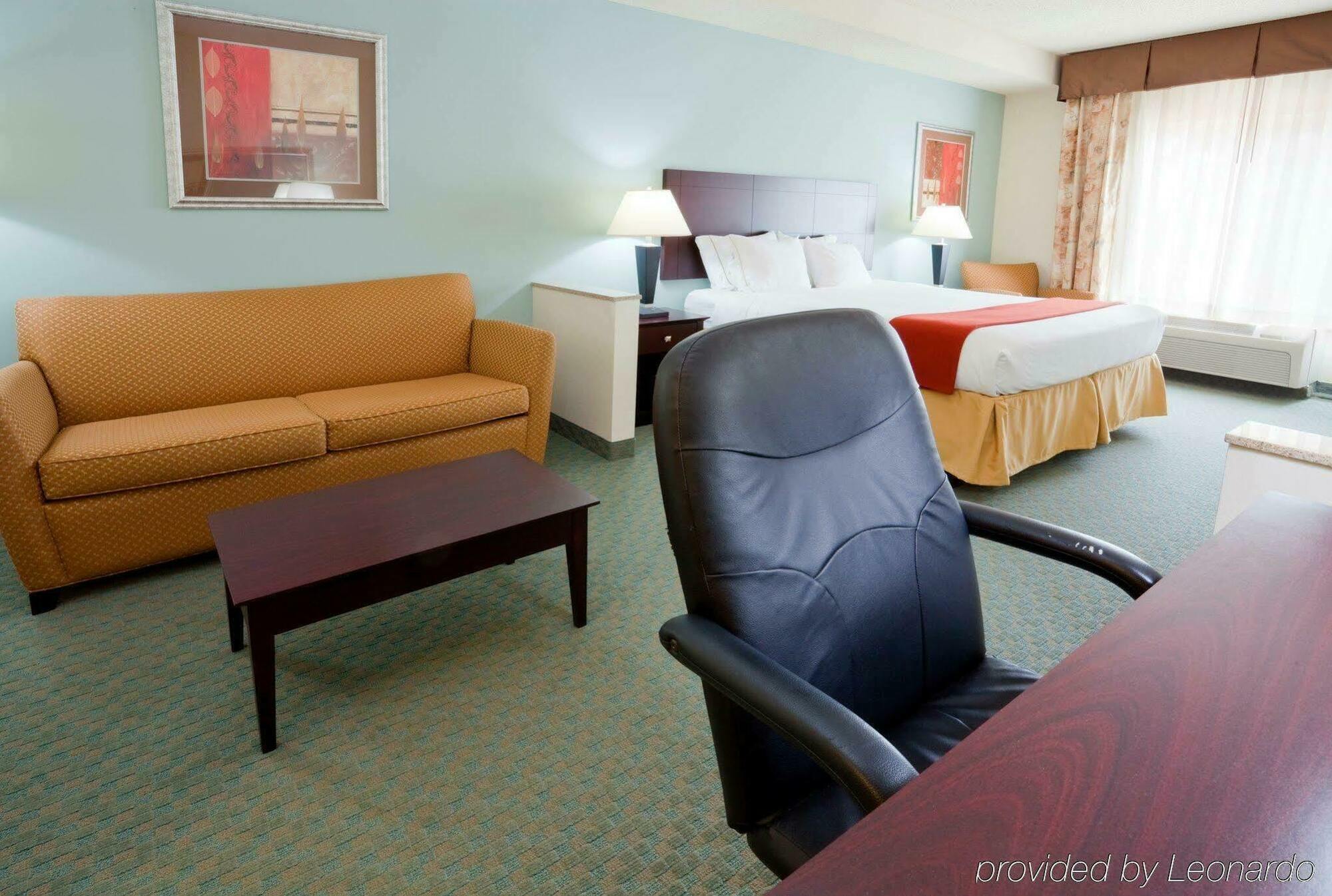 Express Arrowood By Ihg Hotel
