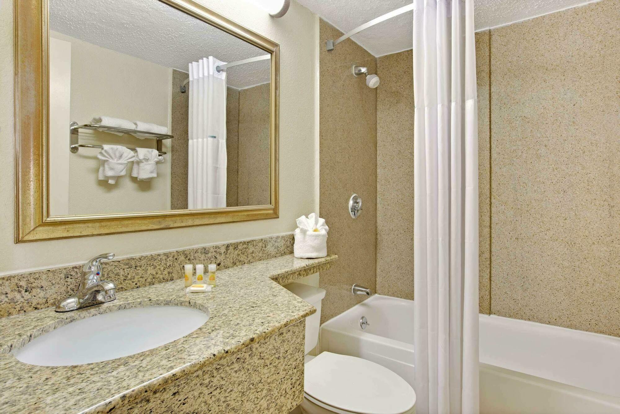 Motel Days By Wyndham Charlotte/woodlawn Near Carowinds Charlotte