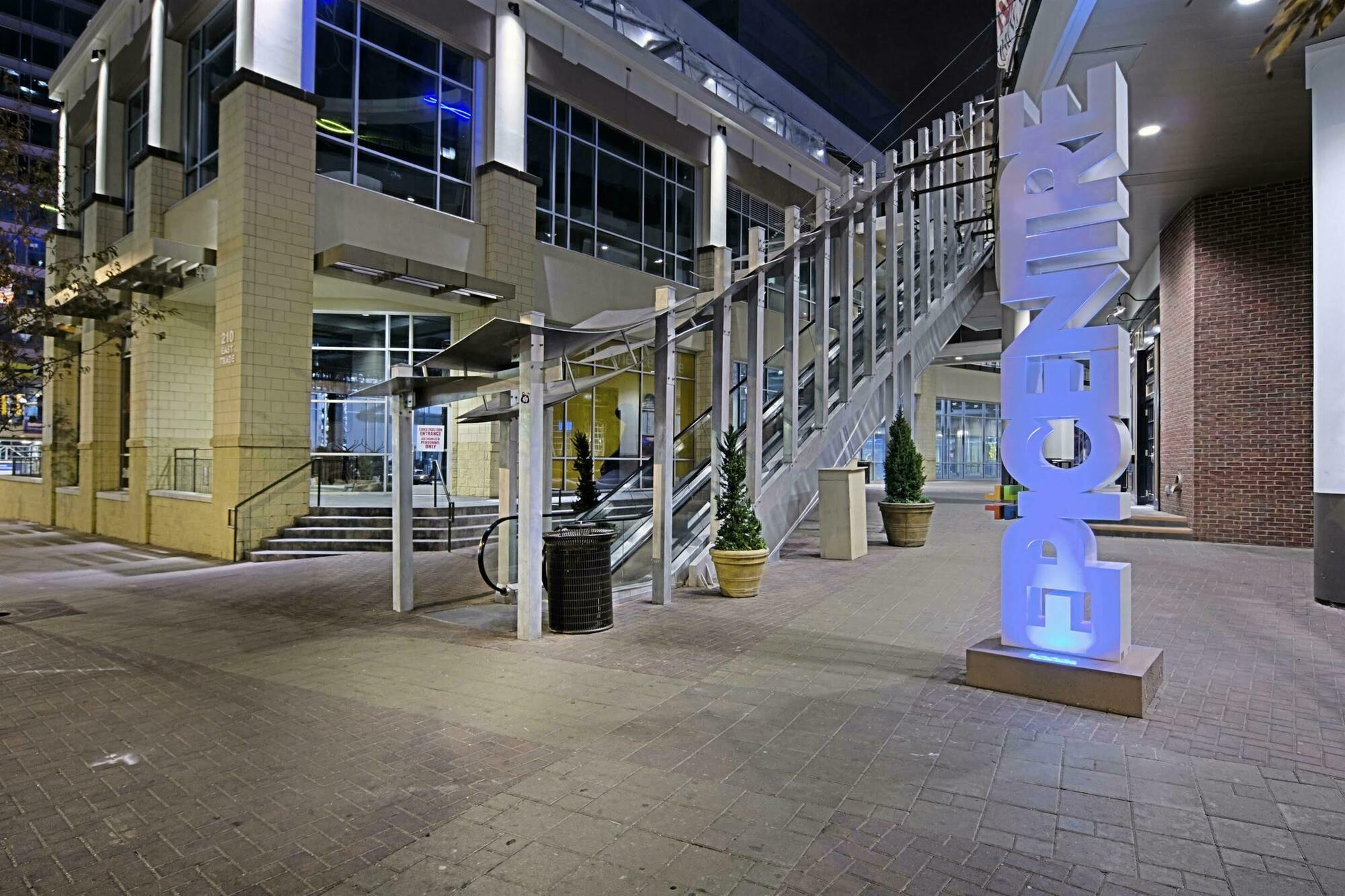 Hotel Aloft Center 2*
