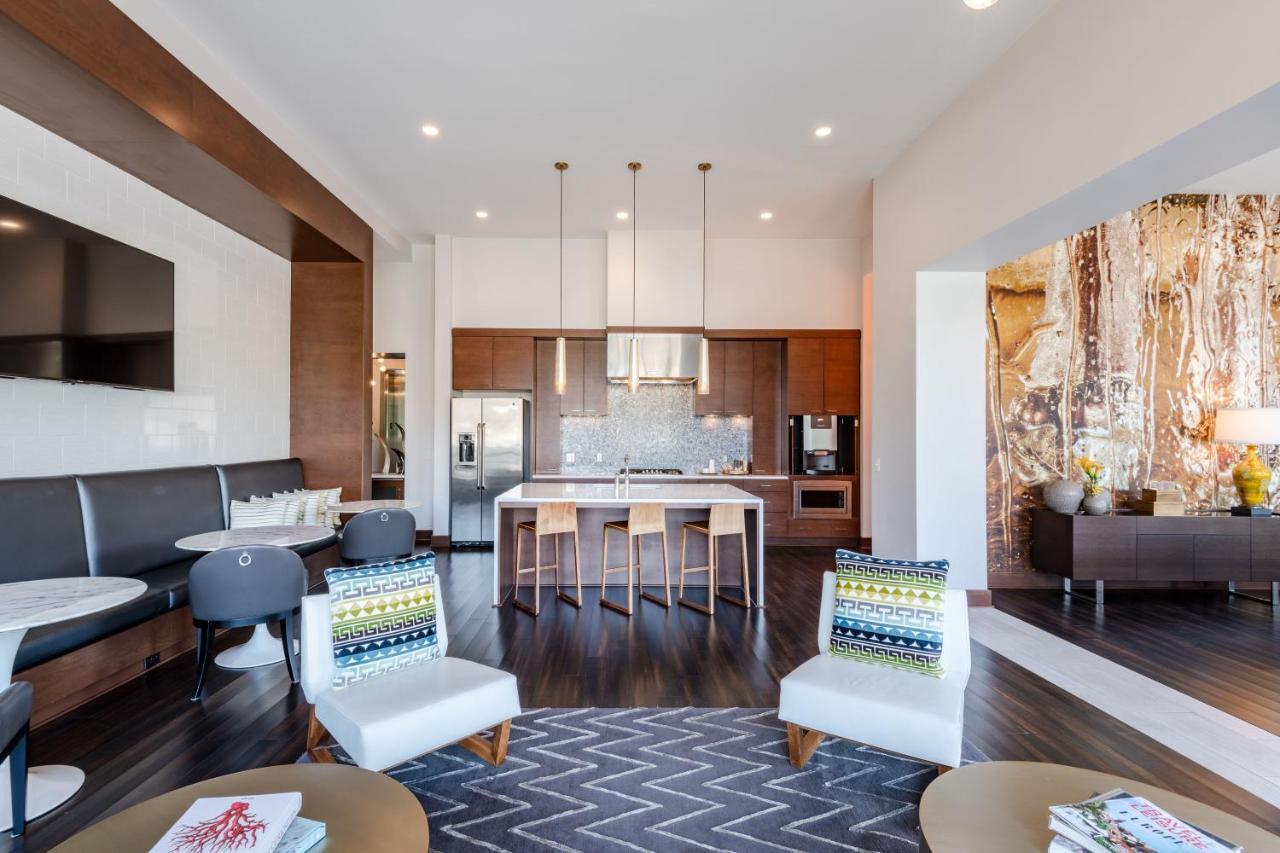 Apartment Alfred At Presley Uptown *