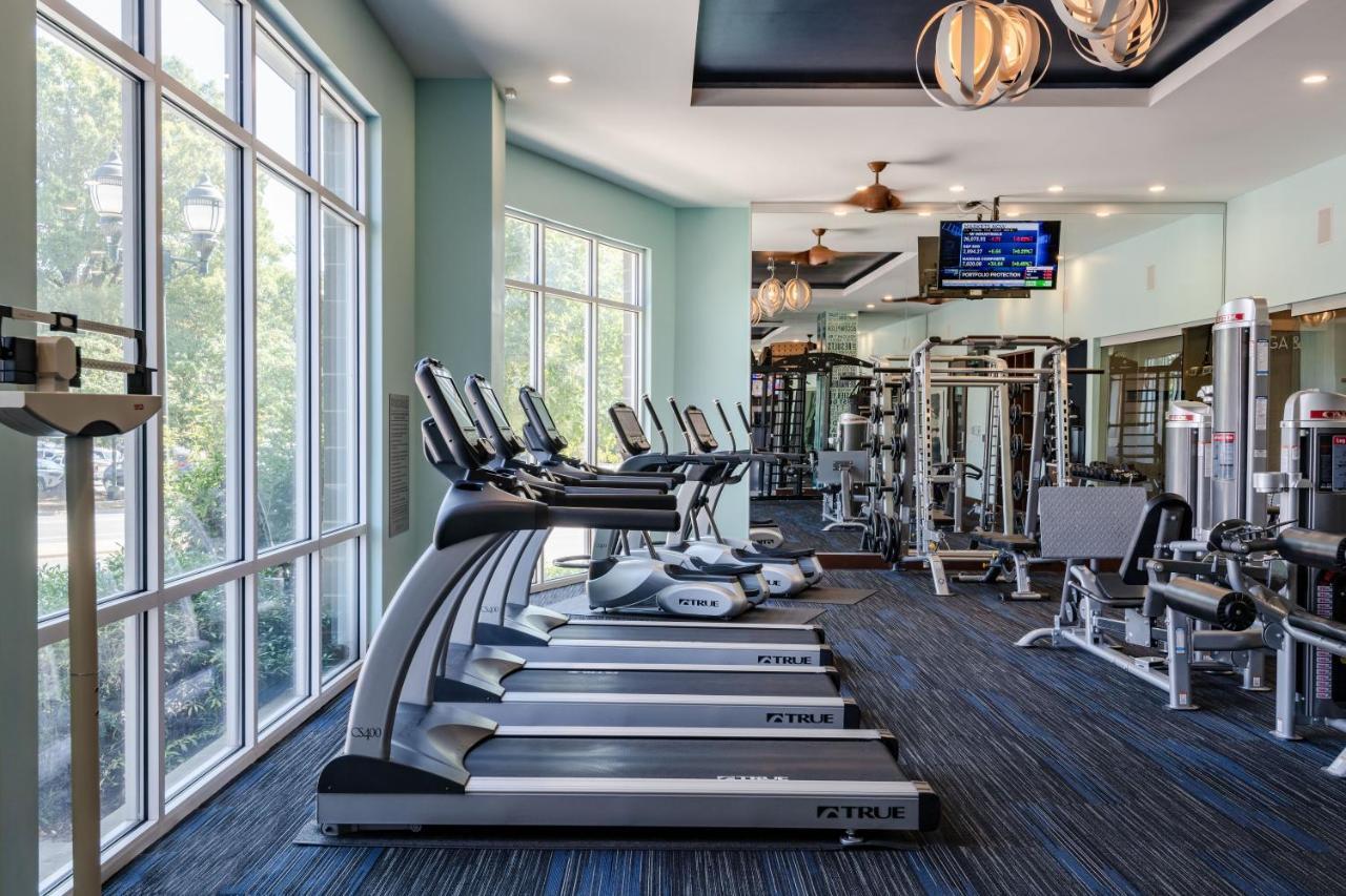 Apartment Alfred At Presley Uptown *