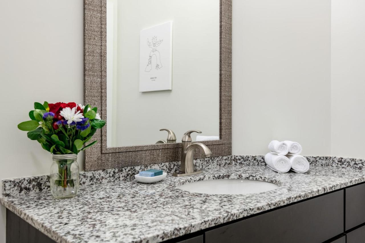Apartment Alfred At Presley Uptown