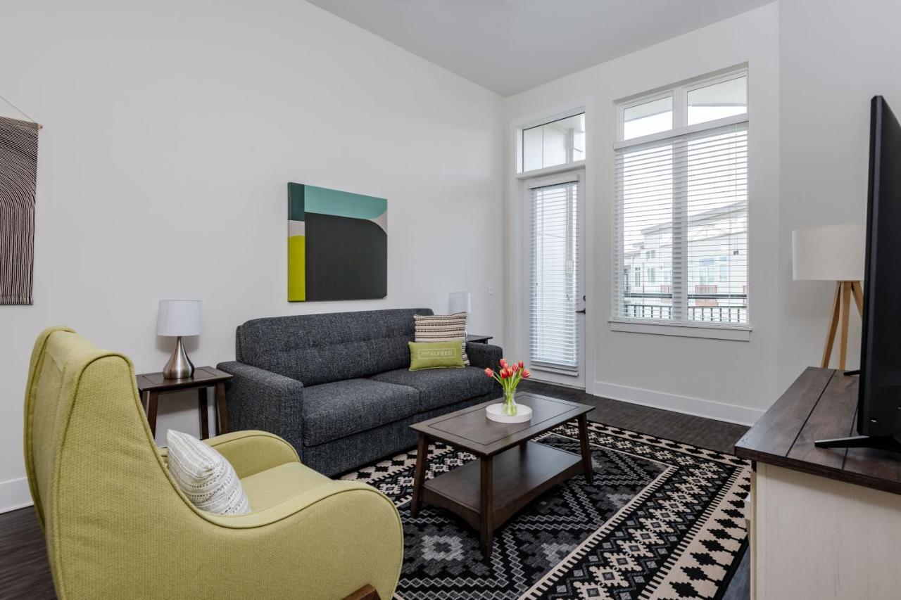 Alfred At Presley Uptown Apartment