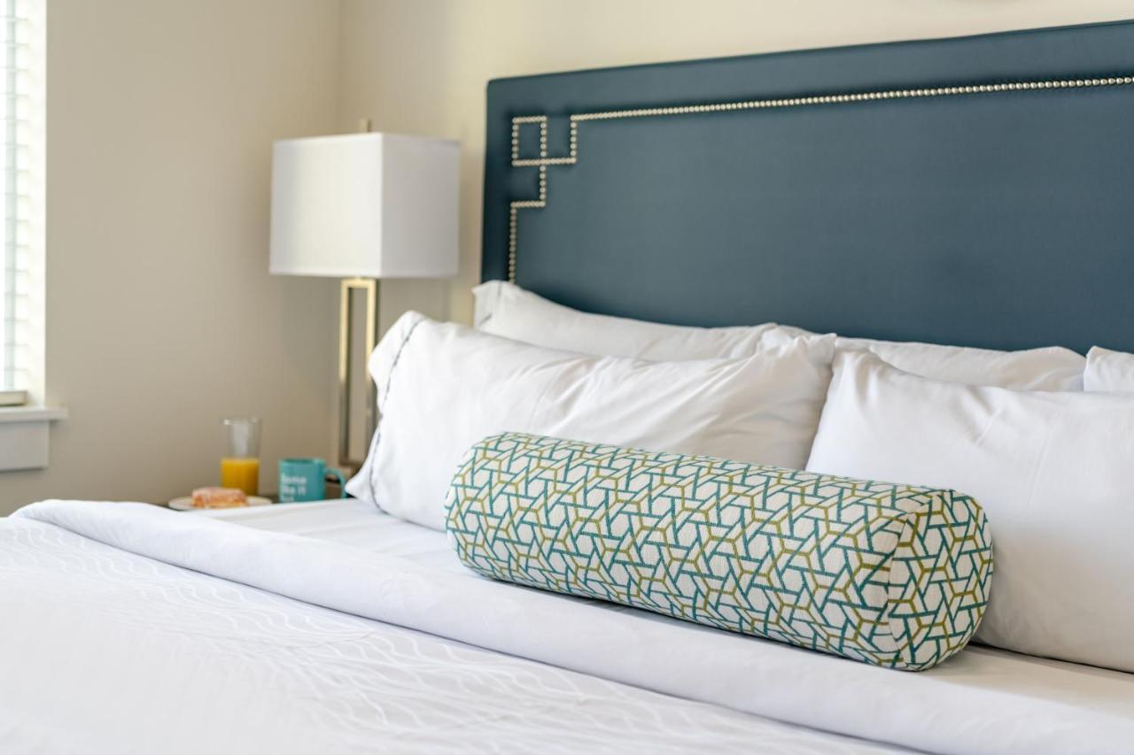Apartment Alfred At Presley Uptown