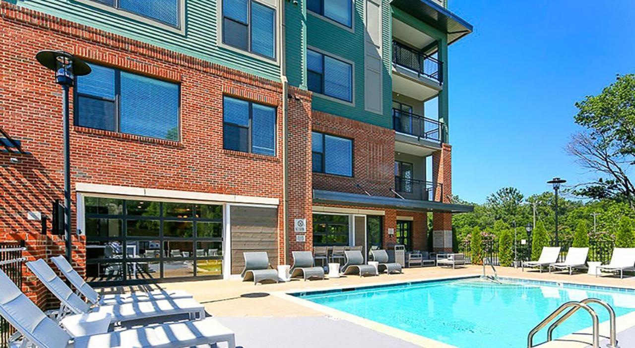 1br - Pool & Full Kitchen - Near Uptown & Airport *