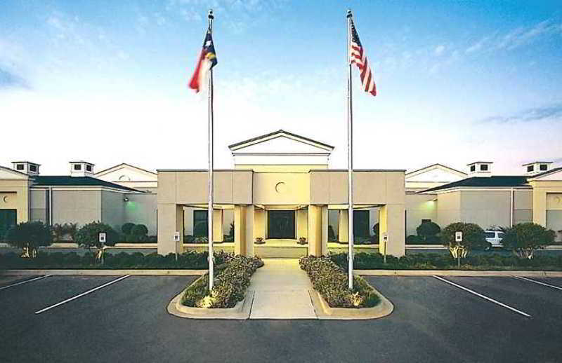 Hotel Doubletree By Hilton Airport 4*