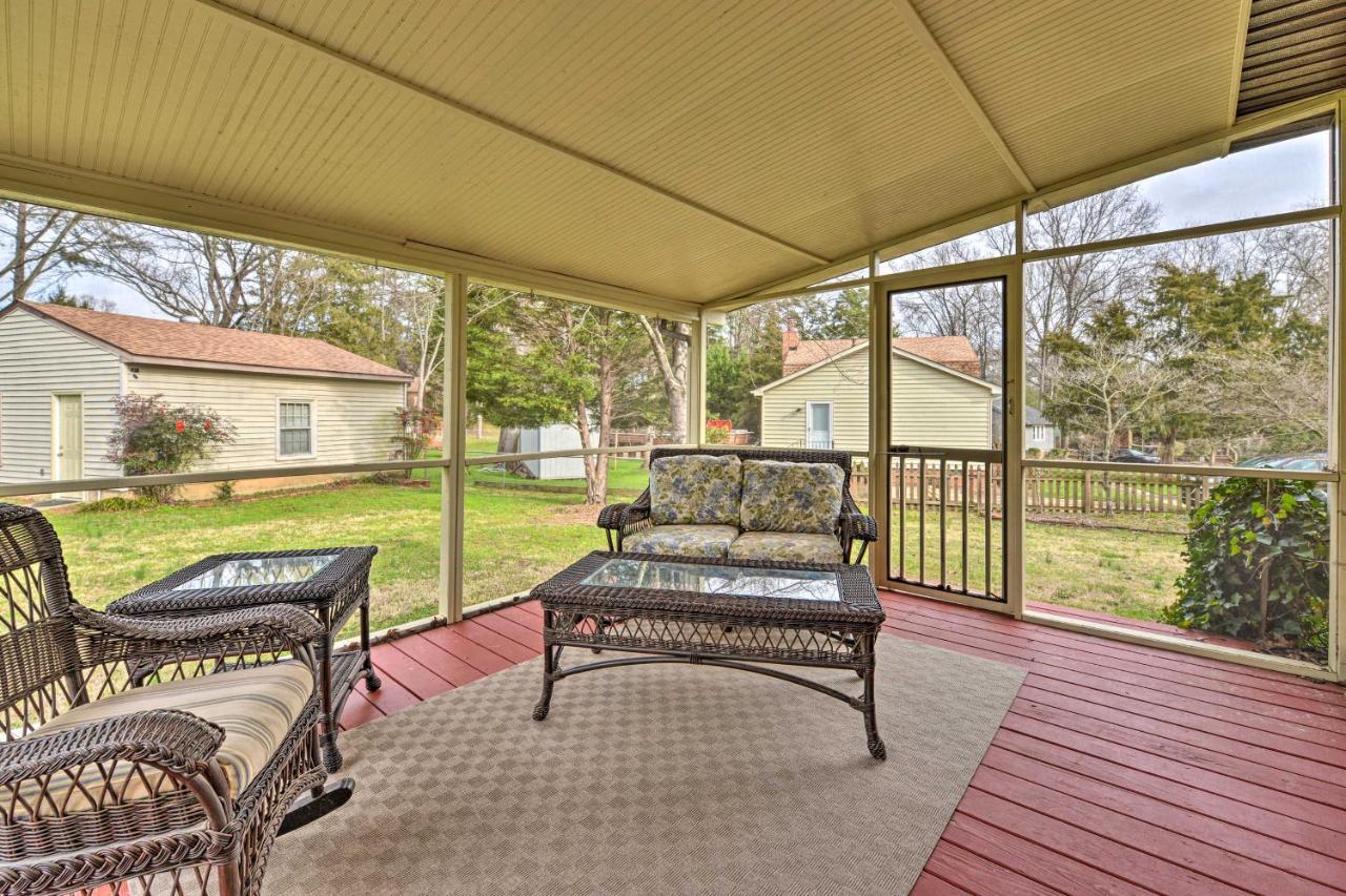 Cozy With Fenced Yard Less Than 1 Mi Downtown Matthews! Holiday home Charlotte