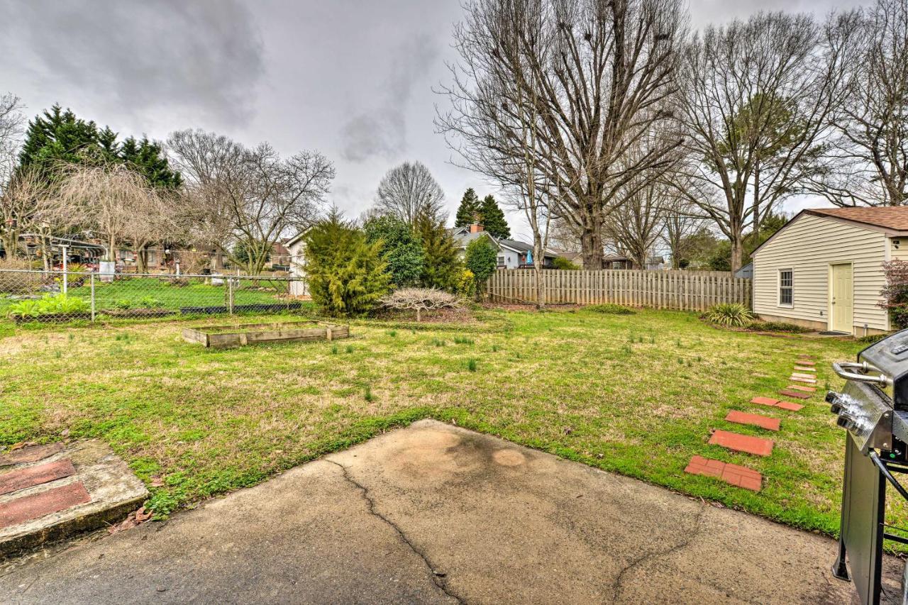 Holiday home Cozy With Fenced Yard Less Than 1 Mi Downtown Matthews! Charlotte