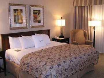 Doubletree By Hilton Airport Charlotte