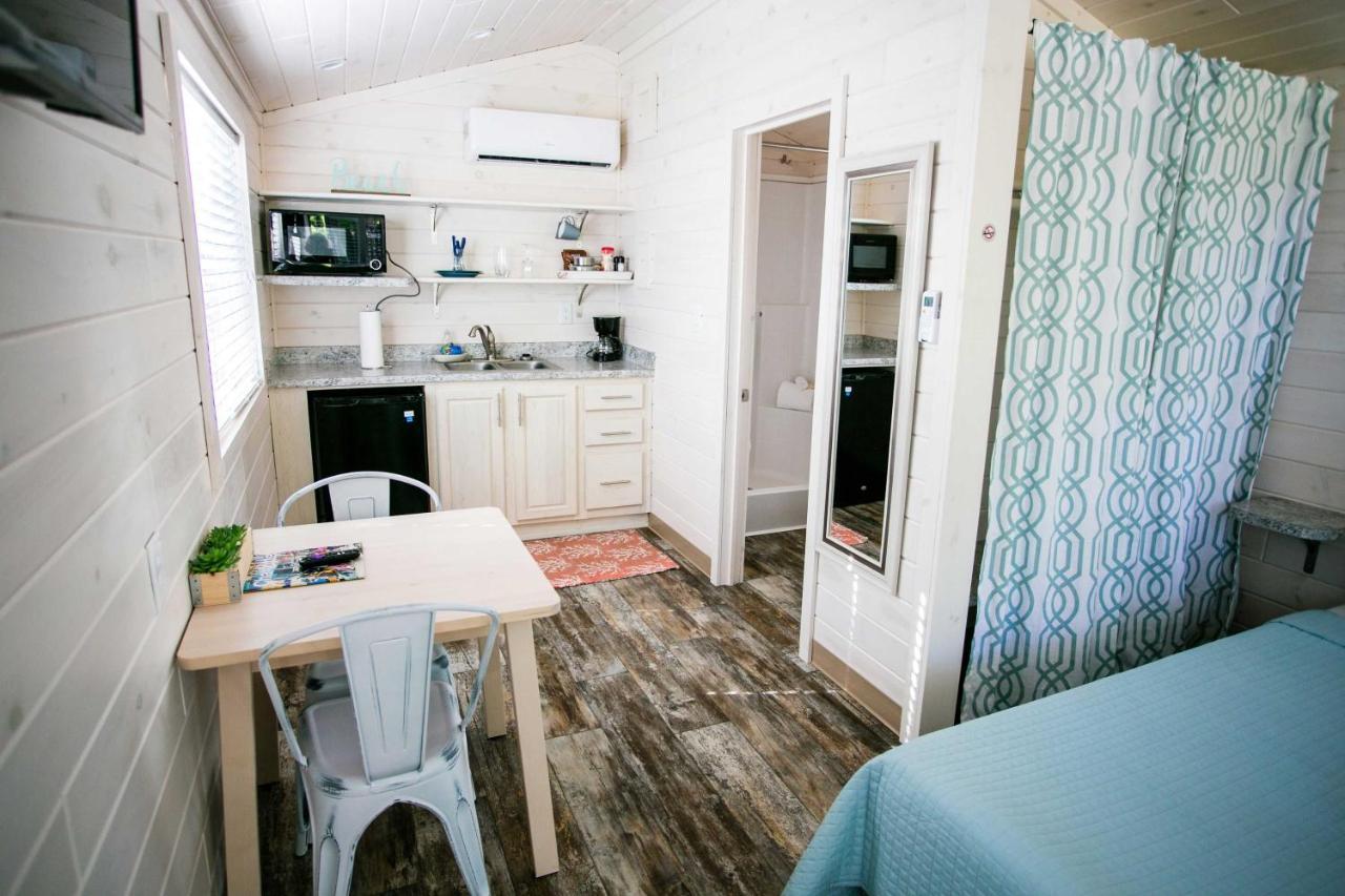 Lakefront Studio With Private Porch #39 At Long Cove Holiday home Charlotte