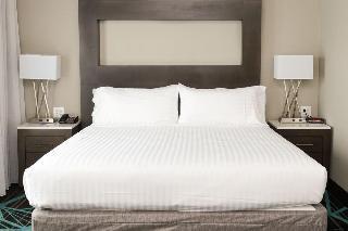 Hotel Express & - Airport By Ihg 3*