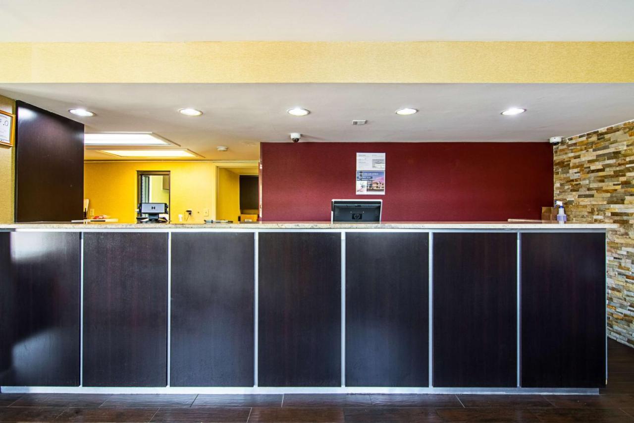 Motel 6-charlotte, Nc - Airport 2*