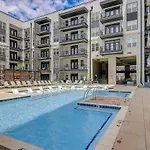 Frontdesk 500 West Trade Apts Fourth Ward Charlotte