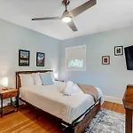 Poolside Bungalow With Fire Pit Fun And King Suite