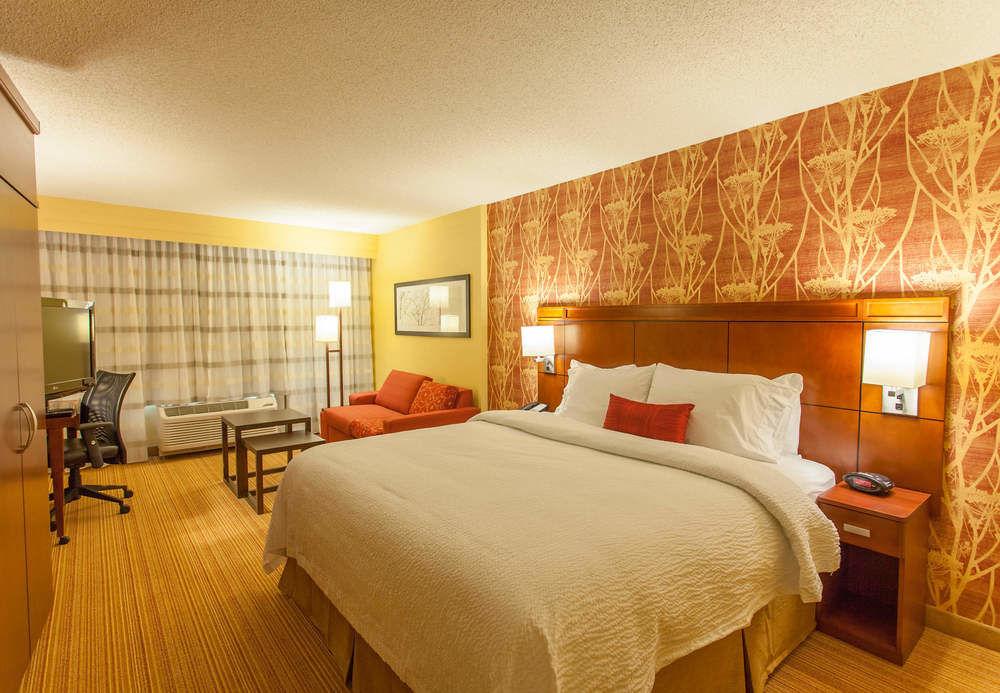 Courtyard By Marriott Charlotte Airport Loso Charlotte