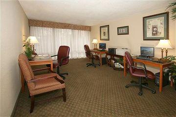 Courtyard By Marriott Charlotte Airport Loso Hotel