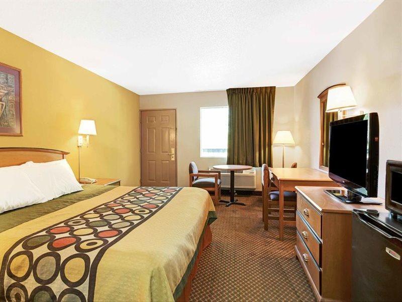 Motel Super 8 By Wyndham Downtown Area 2*