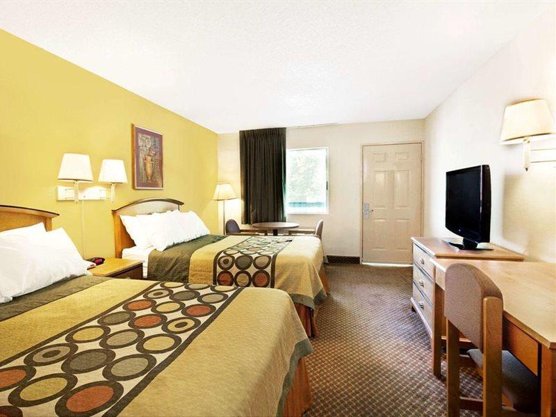 Super 8 By Wyndham Downtown Area Motel 2*