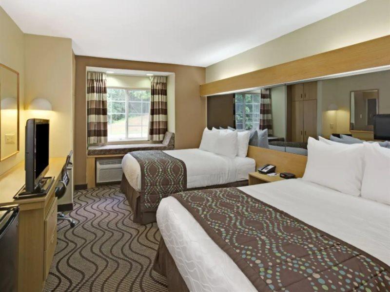Hotel Microtel By Wyndham Place 2*