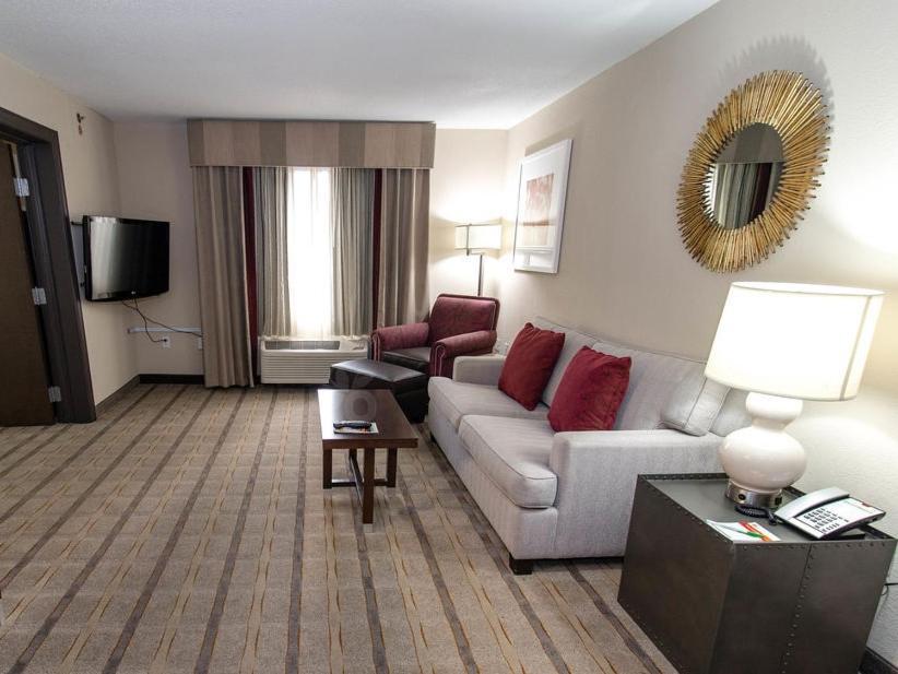 Airport By Ihg Hotel 3*