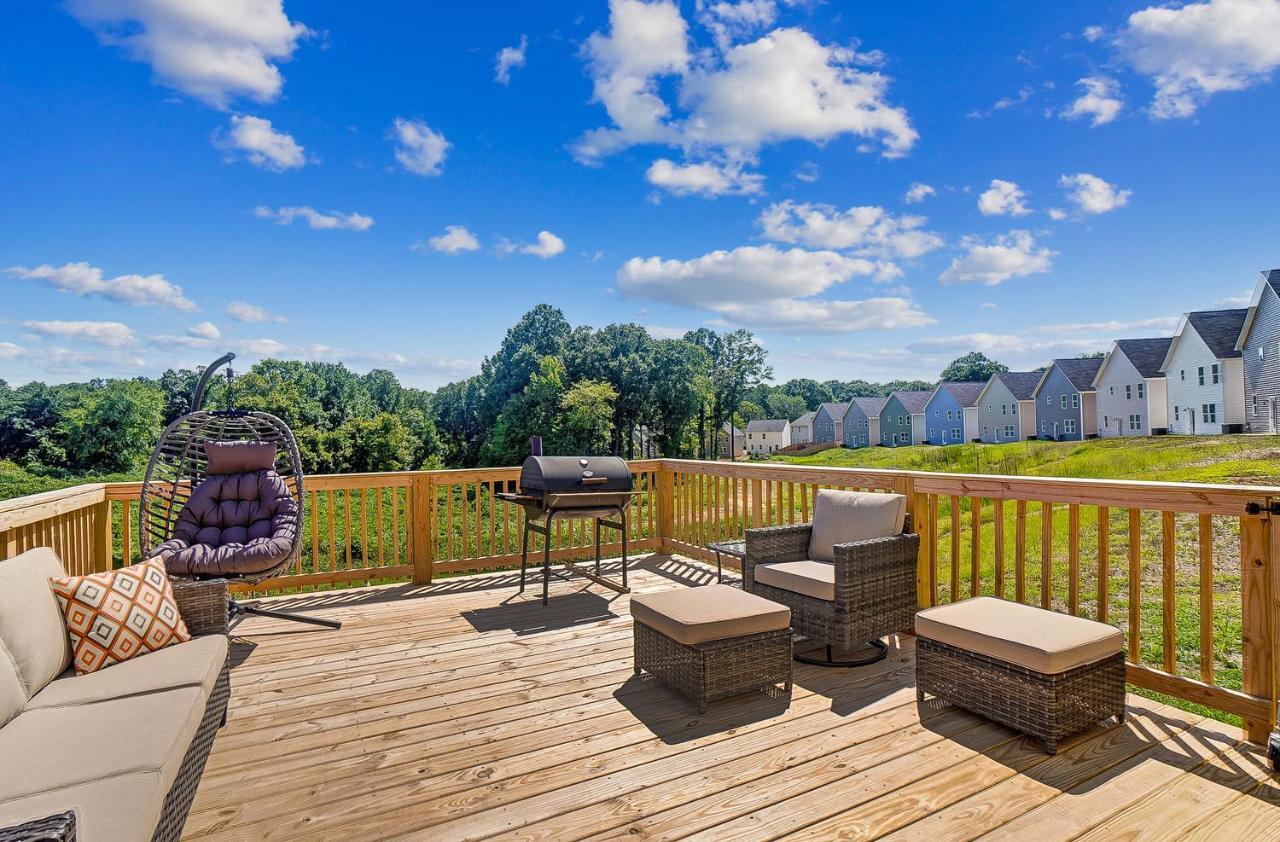 Holiday home New!! Cozy In Charlotte, Near White Water Center, Uptown & Airport! Charlotte