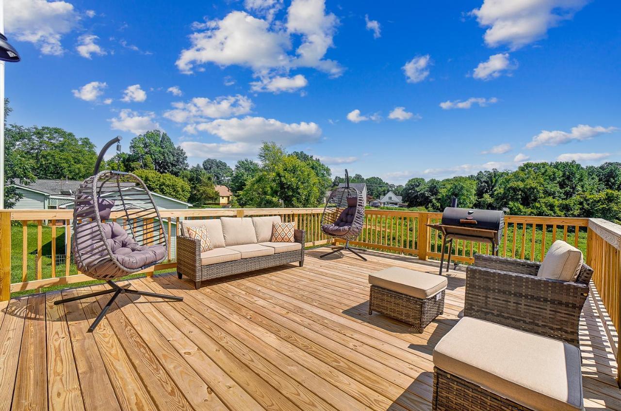 Holiday home New!! Cozy In Charlotte, Near White Water Center, Uptown & Airport! Charlotte