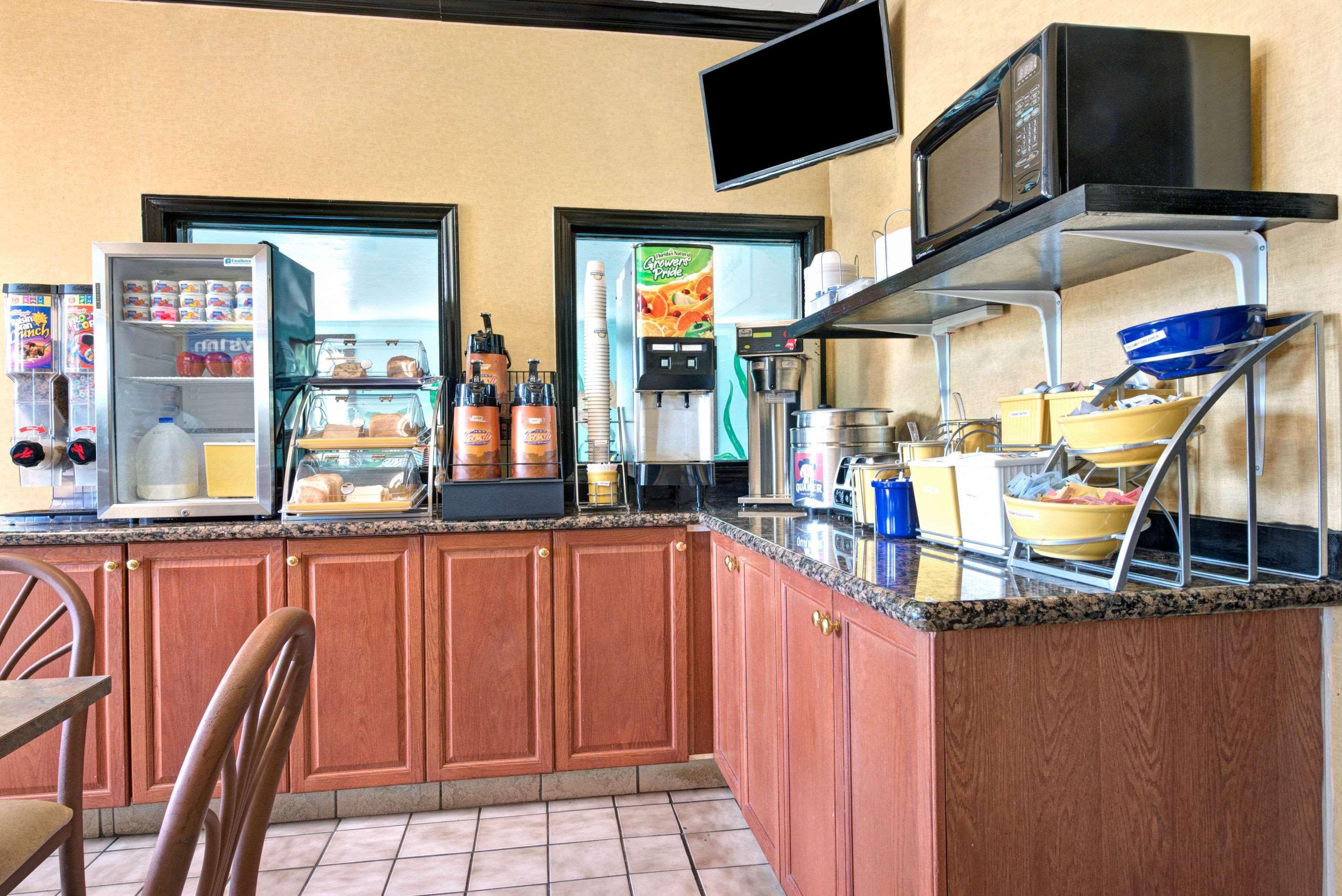 Days By Wyndham Northlake Motel 2*