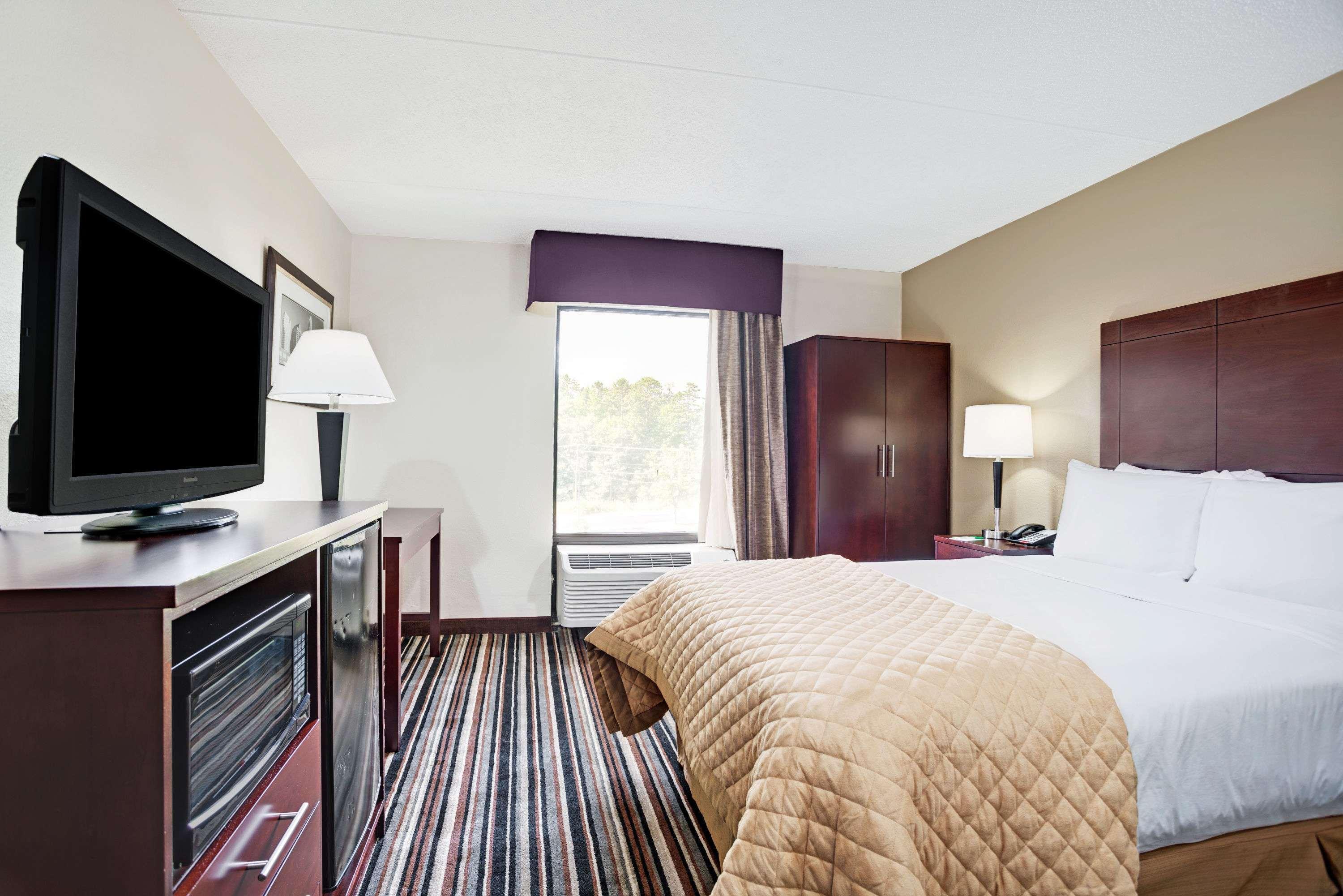 Wyndham Garden Airport Southeast Hotel