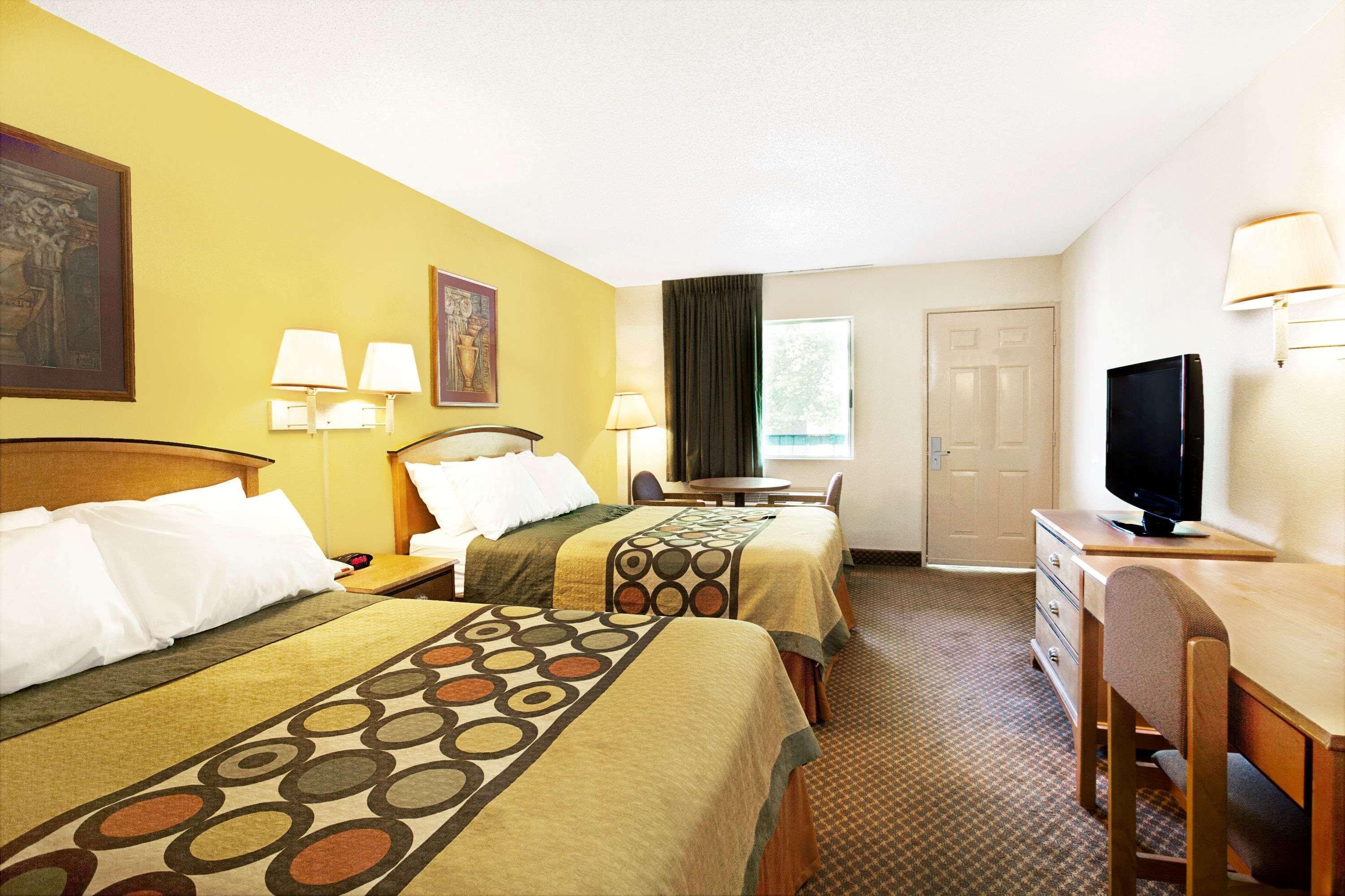 Super 8 By Wyndham Downtown Area Motel Charlotte