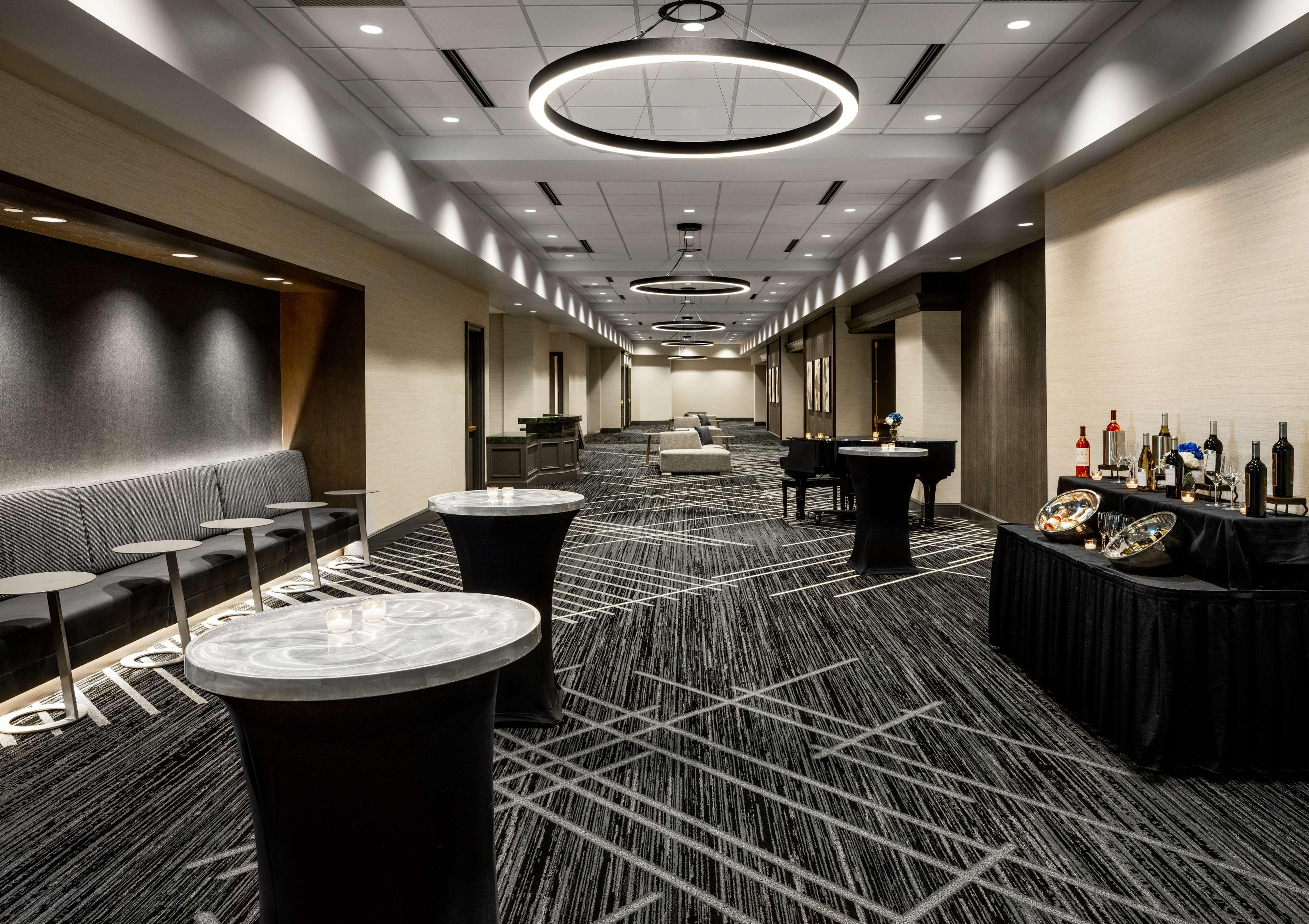 Hilton Airport Hotel 4*
