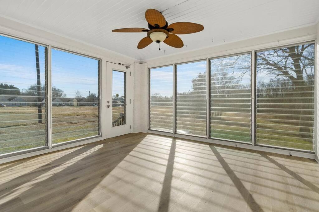 Holiday home Cozy 4b Retreat Near Uptown King Beds Sleeps 12