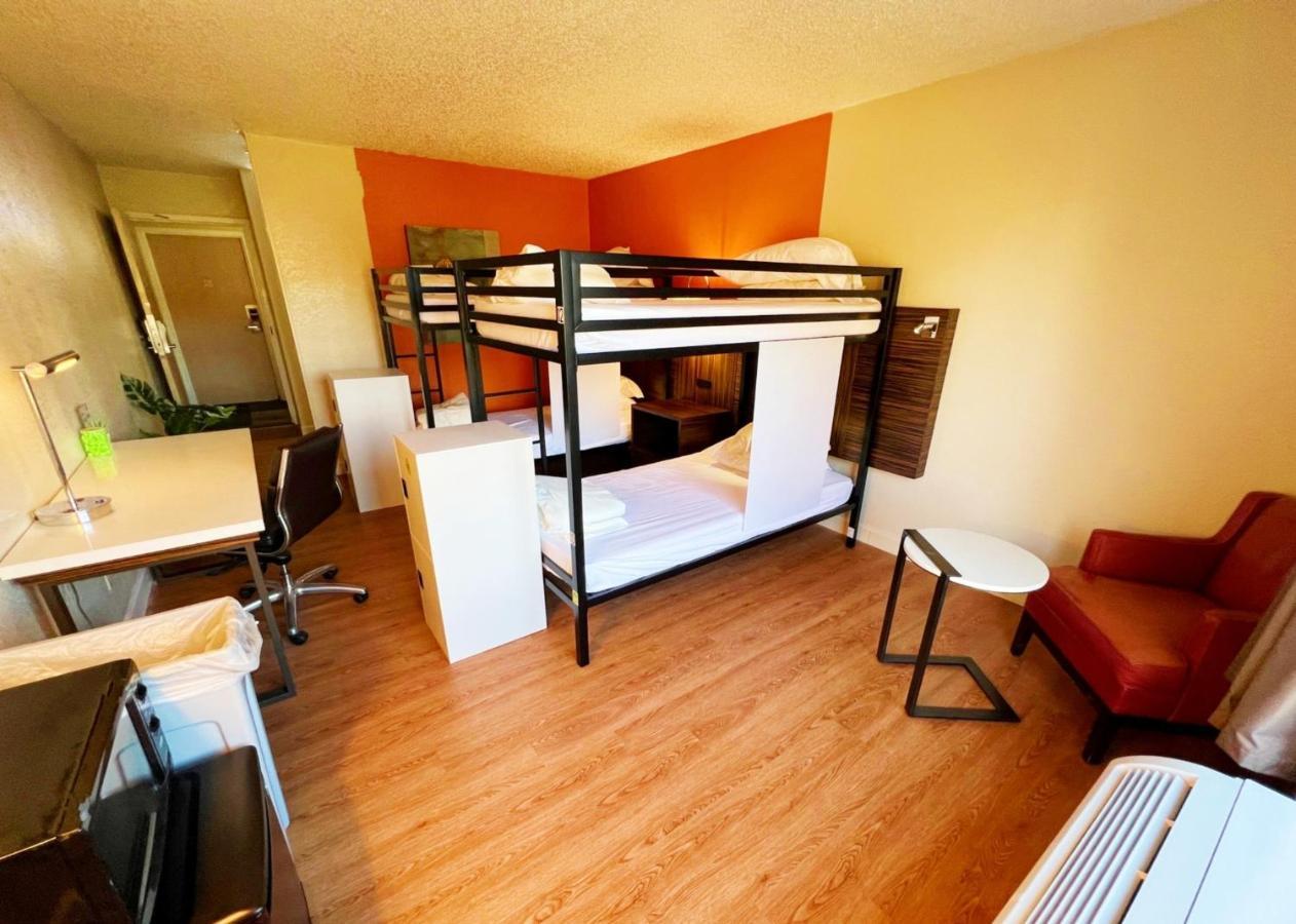 Bposhtels Hostel