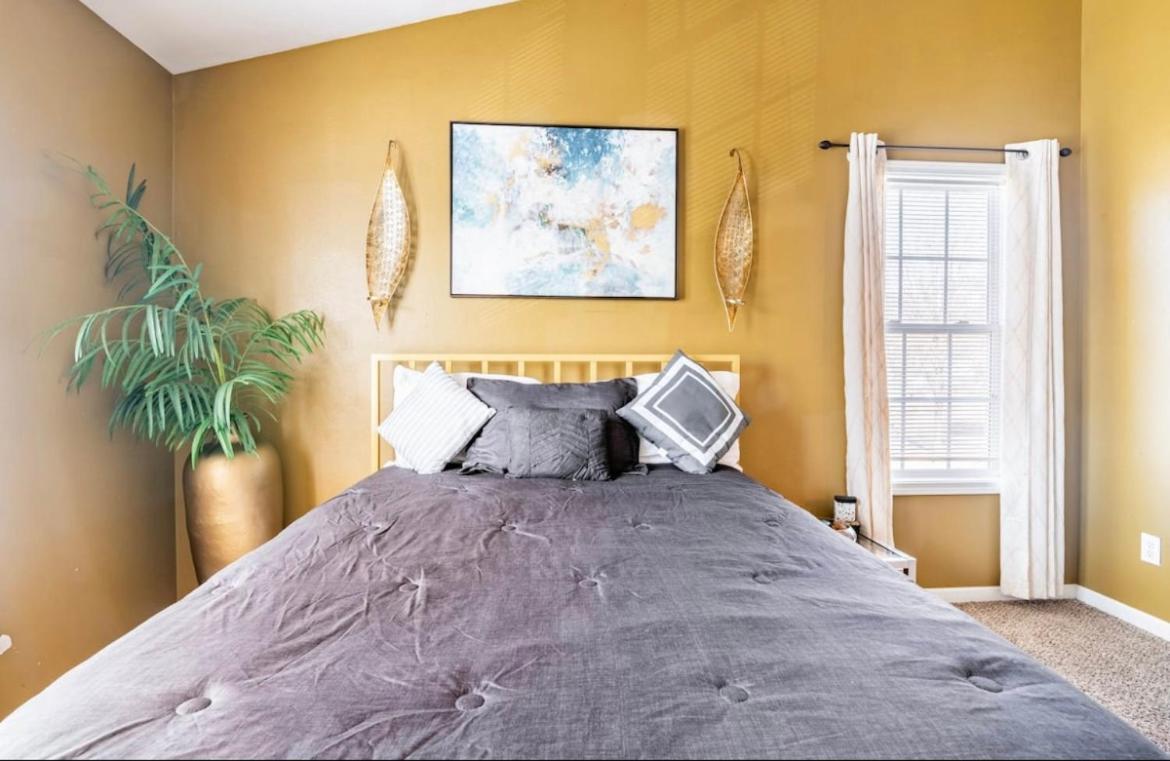 Cozy Away From Home! Apartment