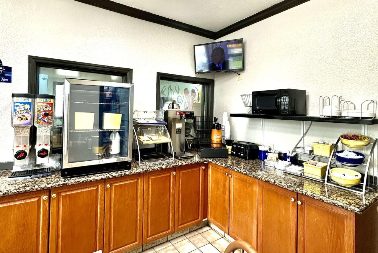 Motel Days By Wyndham Northlake 2*