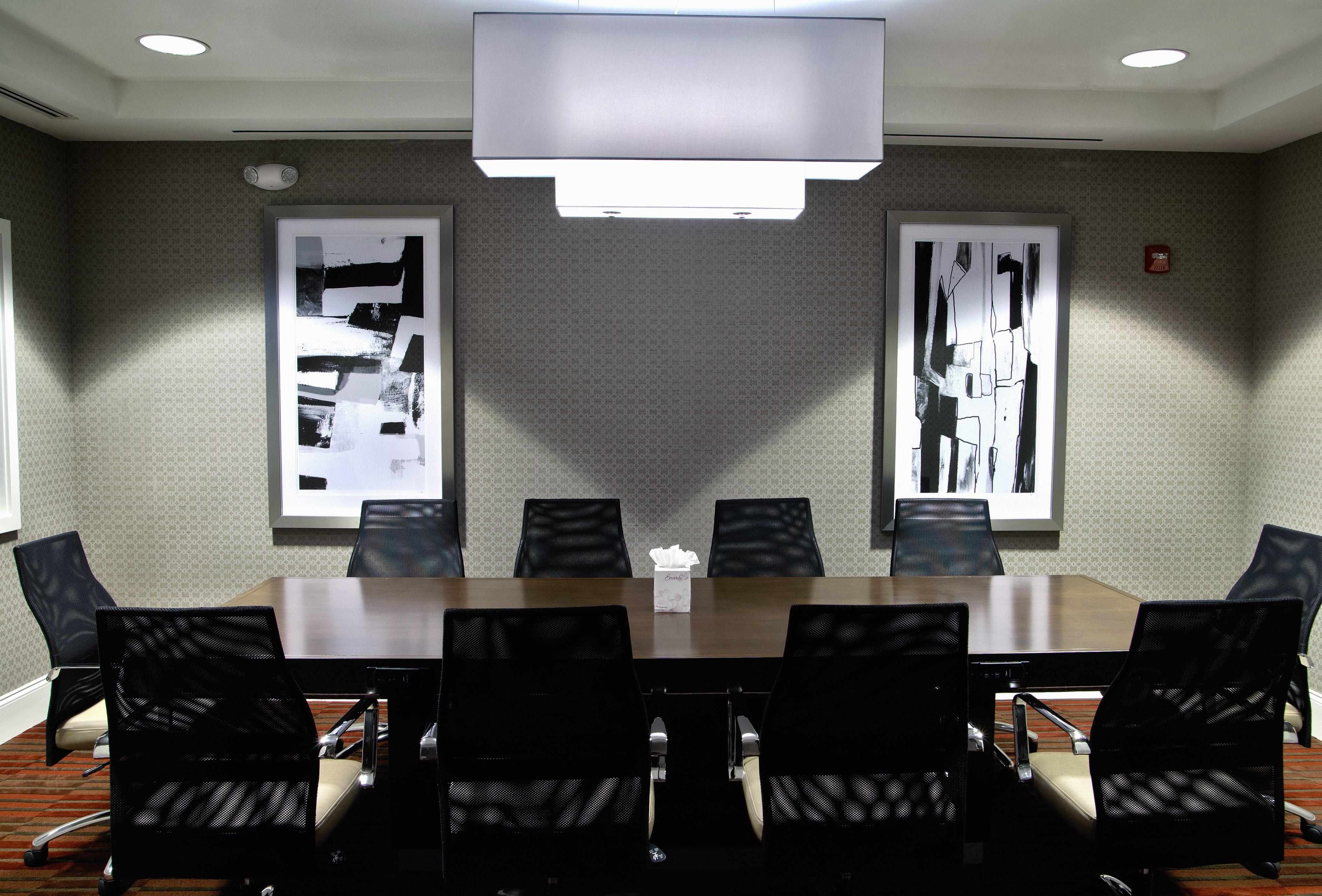 Hotel Airport By Ihg 3*