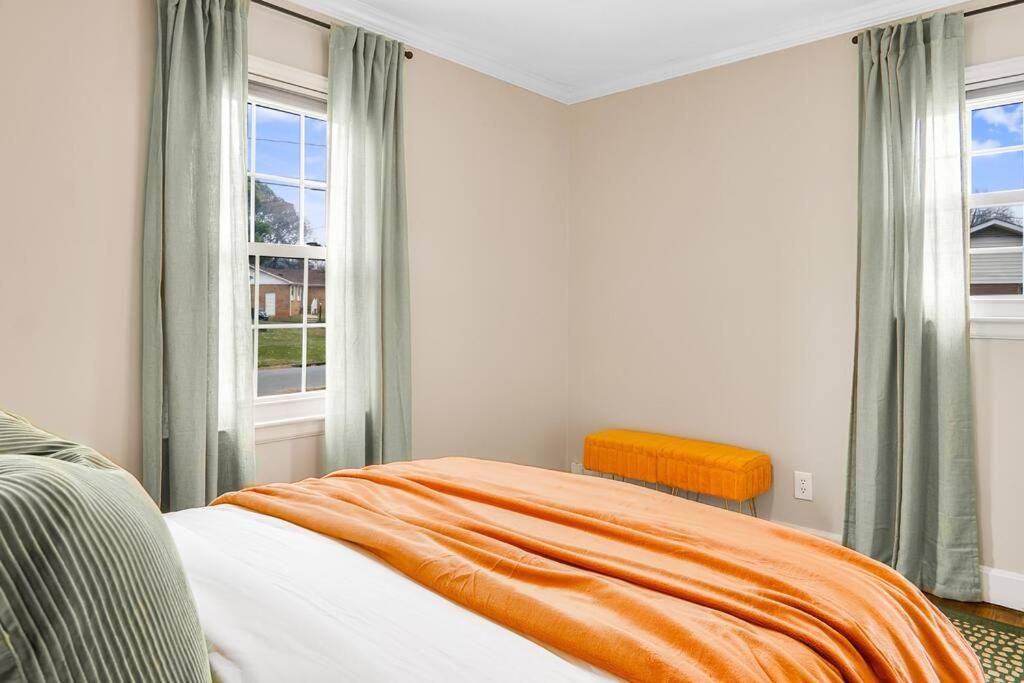 5bd Vibrant Haven: Basketball - 10mins To Airport * Charlotte
