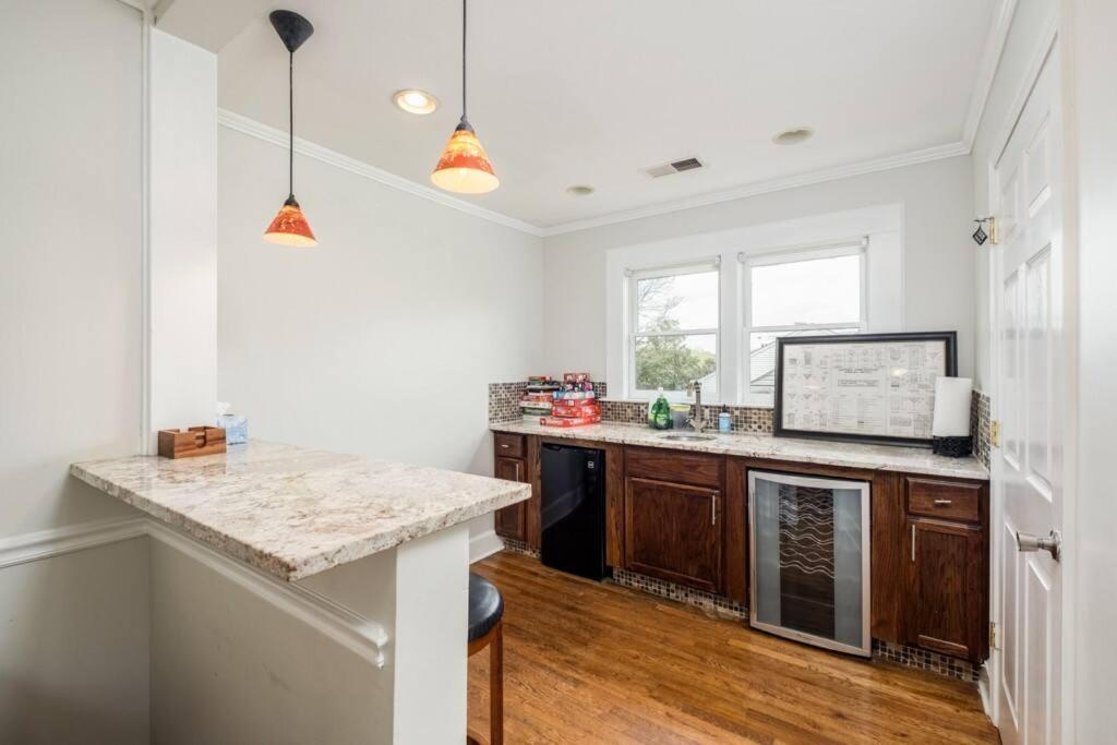 Walking Distance To Restaurants Bars And Breweries *