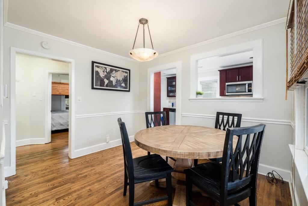 Walking Distance To Restaurants Bars And Breweries Holiday home Charlotte