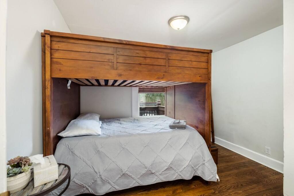 Holiday home Walking Distance To Restaurants Bars And Breweries