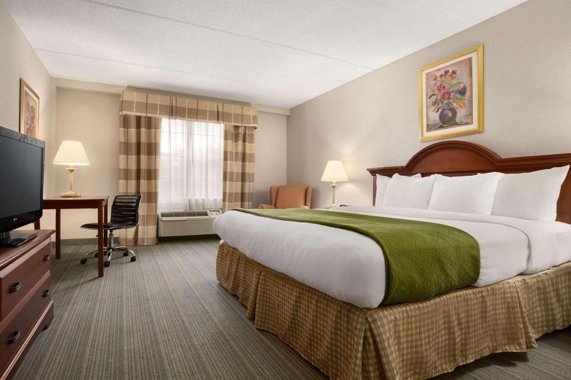 Country & By Radisson, Place, Nc Hotel