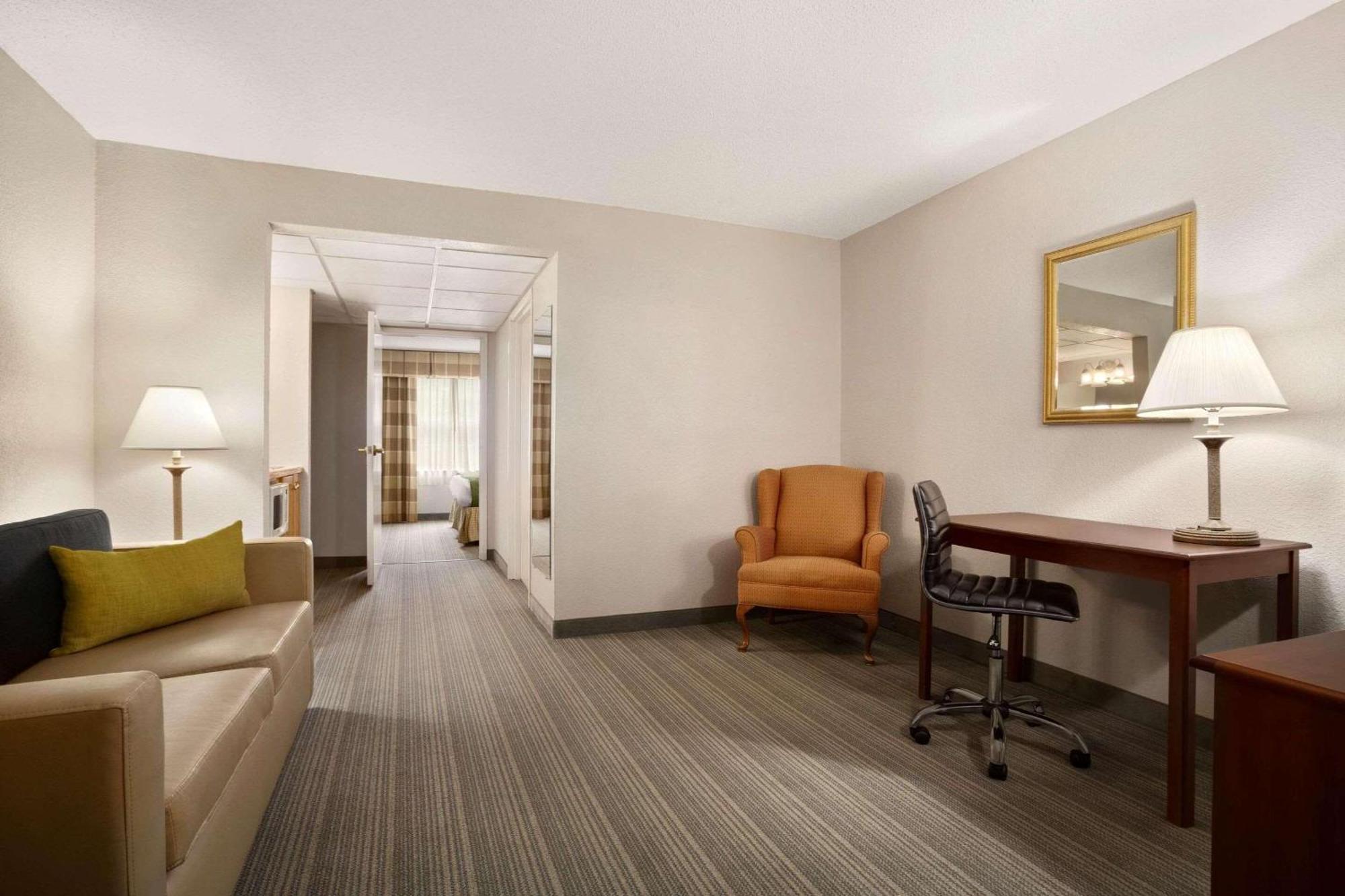 Hotel Country & By Radisson, Place, Nc